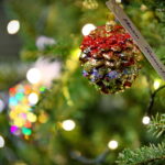 "Choinka pod Choinkę". Drzewko przekazane na aukcję przez Radio Kielce. / Marzena Mąkosa / Radio Kielce