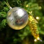 "Choinka pod Choinkę". Drzewko przekazane na aukcję przez Radio Kielce. / Marzena Mąkosa / Radio Kielce