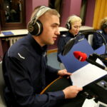 "Choinka pod choinkę" w Radio Kielce. Finał licytacji drzewka Radia Kielce. Mateusz Sakwa, Alicja Bartłomiejczak, Anna Zielińska - Brudek / Marzena Mąkosa / Radio Kielce