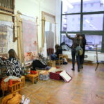 Wizyta Anny Mnatsakanyan w Zespole Państwowych Szkół Plastycznych im. J. Szermentowskiego. Tkactwo / Marzena Mąkosa / Radio Kielce