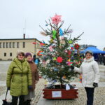 Konkurs "Najładniej udekorowana choinka" w ramach akcji: "Ożywiamy daleszycki rynek" / Marzena Mąkosa / Radio Kielce