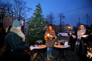 Uroczyste otwarcie świątecznych ekspozycji w KCK / Marzena Mąkosa / Radio Kielce