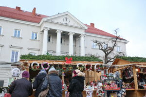 Jarmark Świąteczny na kieleckim Rynku / Marzena Mąkosa / Radio Kielce