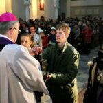 Tradycyjne przekazanie Betlejemskiego Światła Pokoju w Sanktuarium Miłosierdzia Bożego w Kielcach. / Marzena Mąkosa / Radio Kielce