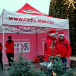 Akcja choinki dla słuchaczy na Rynku w Kielcach / Marzena Mąkosa / Radio Kielce