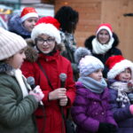 Akcja choinki dla słuchaczy na Rynku w Kielcach / Marzena Mąkosa / Radio Kielce