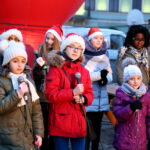 Akcja choinki dla słuchaczy na Rynku w Kielcach / Marzena Mąkosa / Radio Kielce