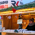 Akcja choinki dla słuchaczy na Rynku w Kielcach / Marzena Mąkosa / Radio Kielce