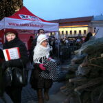Akcja choinki dla słuchaczy na Rynku w Kielcach / Marzena Mąkosa / Radio Kielce