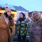 Akcja choinki dla słuchaczy na Rynku w Kielcach / Marzena Mąkosa / Radio Kielce