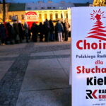 Akcja choinki dla słuchaczy na Rynku w Kielcach / Marzena Mąkosa / Radio Kielce