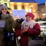 Akcja choinki dla słuchaczy na Rynku w Kielcach / Marzena Mąkosa / Radio Kielce