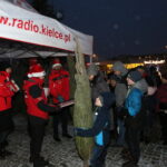 Radio Kielce rozdaje choinki na święta / Marzena Mąkosa / Radio Kielce