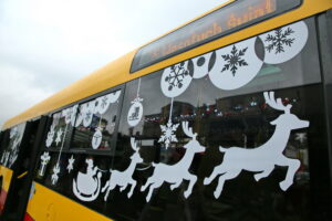 Świąteczny autobus w Kielcach / Marzena Mąkosa / Radio Kielce