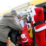 Świąteczny autobus w Kielcach / Marzena Mąkosa / Radio Kielce