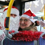 Świąteczny autobus w Kielcach / Marzena Mąkosa / Radio Kielce