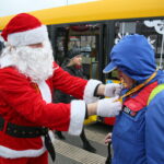 Świąteczny autobus w Kielcach / Marzena Mąkosa / Radio Kielce