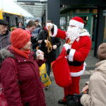 Świąteczny autobus w Kielcach / Marzena Mąkosa / Radio Kielce