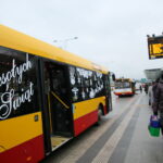 Świąteczny autobus w Kielcach / Marzena Mąkosa / Radio Kielce