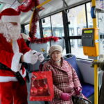 Świąteczny autobus w Kielcach / Marzena Mąkosa / Radio Kielce