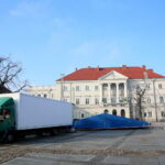 Przygotowania do Sylwestra na kieleckim Rynku / Marzena Mąkosa / Radio Kielce