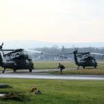 Śmigłowce Black Hawk odlatują z Masłowa / Marzena Mąkosa / Radio Kielce