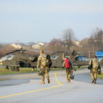 Śmigłowce Black Hawk odlatują z Masłowa / Marzena Mąkosa / Radio Kielce