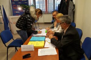 Wybory w wewnętrznych strukturach Platformy Obywatelskiej / Michał Kita / Radio Kielce