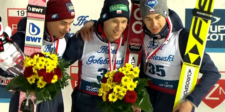 Mistrzostwa Polski w skokach narciarskich w Wiśle-Malince. Na zdjęciu (od lewej): Piotr Żyła, Stefan Hula i Kamil Stoch / TVP Sport