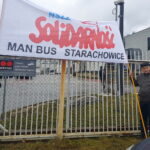Protest pracowników w zakładach MAN Bus, którzy domagają się podwyżek płac / Marzena Mąkosa / Radio Kielce