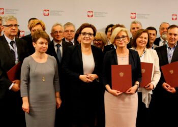 Minister Edukacji Narodowej Anna Zalewska powołała dziś członków Rady Dyrektorów Szkół Zawodowych / Ministerstwo Edukacji Narodowej