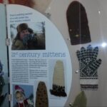 Ekspozycja "Kolory zimy: rękawiczki estońskie" w Muzeum Dialogu Kultur / Katarzyna Prędotka / Radio Kielce