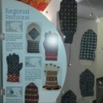 Ekspozycja "Kolory zimy: rękawiczki estońskie" w Muzeum Dialogu Kultur / Katarzyna Prędotka / Radio Kielce