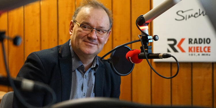 Artur Jaroń, dyrektor Państwowej Szkoły Muzycznej w Kielcach / Robert Felczak / Radio Kielce