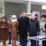 Obchody 155. rocznicy wybuchu Powstania Styczniowego. Od lewej: Maria Zuba, poseł PiS, Agata Wojtyszek, wojewoda świętokrzyski, Jan Józef Kasprzyk, minister ds. kombatantów i osób represjonowanych, Krzysztof Lipiec, poseł PiS,  Danuta Krepa, starosta starachowicki, Anna Krupka, poseł PiS / Tomasz Piwko / Radio Kielce