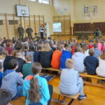 Saperzy z Centrum Przygotowań do Misji Zagranicznych na Bukówce prowadzili zajęcia w Szkole Podstawowej nr 34 w Kielcach / Marcin Różyc / Radio Kielce