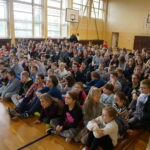 Saperzy z Centrum Przygotowań do Misji Zagranicznych na Bukówce prowadzili zajęcia w Szkole Podstawowej nr 34 w Kielcach / Marcin Różyc / Radio Kielce