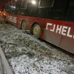 Kolizja autobusu z autem osobowym / Wiktor Dziarmaga / Radio Kielce