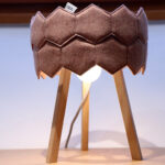 Ekspozycja „RETROspekcje”. Nie/Bo Design Kolekcja lamp Kukka stołowa „Grahamka” / Instytut Dizajnu