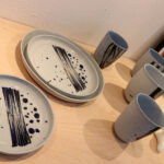 Ekspozycja „RETROspekcje”. Zofia Krakowiak inpsired by nature – edycja limitowana dla Wood&Paper, Natalia Gruszecka Ende ceramics figurki Ende „Pływaczka” / Instytut Dizajnu