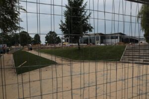 Ostrowiec Świętokrzyski. Budowa nowych basenów odkrytych w kompleksie Rawszczyna / Robert Felczak / Radio Kielce