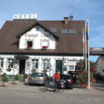 Muzyczne Podróże Przez Świat. Rowerem od źródeł Renu / Piotr Olszewski