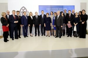 Prezydent RP Andrzej Duda wręczył rozporządzenia uznające nowe obiekty zabytkowe za Pomniki Historii / Jarosław Kubalski / Radio Kielce