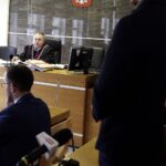 Rozprawa mężczyzn oskarżonych o oblanie pomnika w Rząbcu czerwoną farbą / Jarosław Kubalski / Radio Kielce