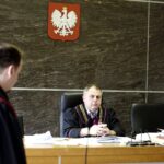 Rozprawa mężczyzn oskarżonych o oblanie pomnika w Rząbcu czerwoną farbą / Jarosław Kubalski / Radio Kielce