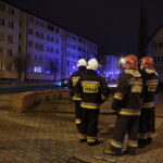 02.01.2018 Końskie. W jednym z bloków przy ulicy Zamkowej znaleziono materiały pirotechniczne.  Mieszkańców ewakuowano / Jarosław Kubalski / Radio Kielce