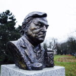 05.01.2017 Kielce. Popiersie fotografika Pawła Pierścińskiego w Alei Sław XX Wieku na skwerze Szarych Szeregów / Jarosław Kubalski / Radio Kielce