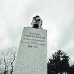 05.01.2017 Kielce. Popiersie fotografika Pawła Pierścińskiego w Alei Sław XX Wieku na skwerze Szarych Szeregów / Jarosław Kubalski / Radio Kielce