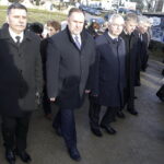 02.01.2018 Łagów. Pogrzeb księdza kanonika Jerzego Beksińskiego. Posłowie PiS Andrzej Kryj, Marek Kwitek, Krzysztof Lipiec, senator Jarosław Rusiecki i wicewojewoda świętokrzyski Andrzej Bętkowski / Jarosław Kubalski / Radio Kielce