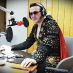 04.02.2018 Kielce. Polski Elvis Presley czyli Marcin Życzyński w Radiu Kielce / Jarosław Kubalski / Radio Kielce